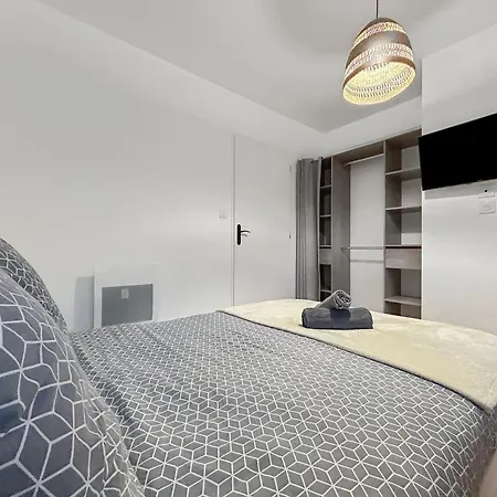 Maison Moderne T5 - 4 Ch Sdb Privatives - Terrasse Villa