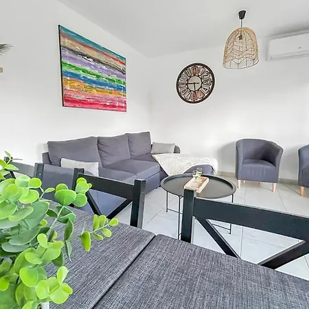 Maison Moderne T5 - 4 Ch Sdb Privatives - Terrasse * פואטייה