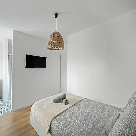 Maison Moderne T5 - 4 Ch Sdb Privatives - Terrasse פואטייה