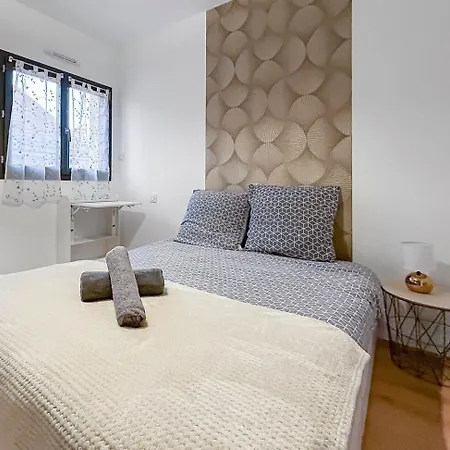 Villa Maison Moderne T5 - 4 Ch Sdb Privatives - Terrasse Poitiers