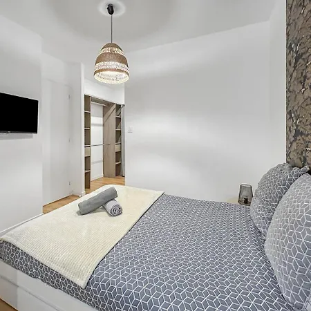 Maison Moderne T5 - 4 Ch Sdb Privatives - Terrasse וילה פואטייה