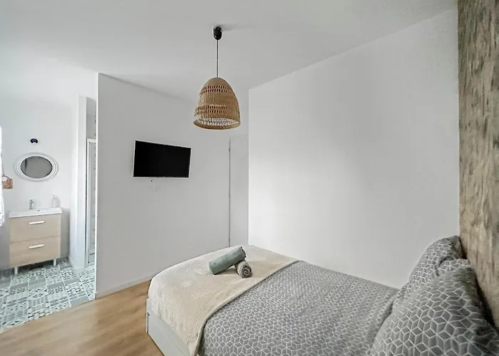 Maison Moderne T5 - 4 Ch Sdb Privatives - Terrasse Poitiers