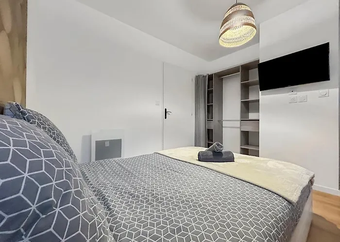 Maison Moderne T5 - 4 Ch Sdb Privatives - Terrasse